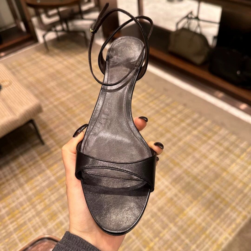 صنادل نسائية أنيقة ومثيرة من ا - مراجعة Kitten Heel Women وسعره