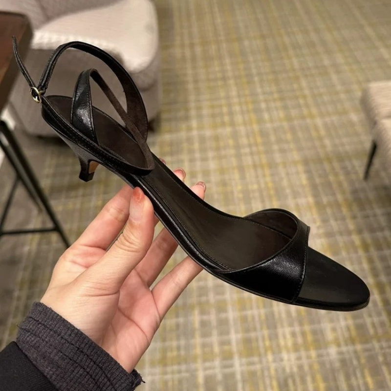 صنادل نسائية أنيقة ومثيرة من ا - مراجعة Kitten Heel Women وسعره