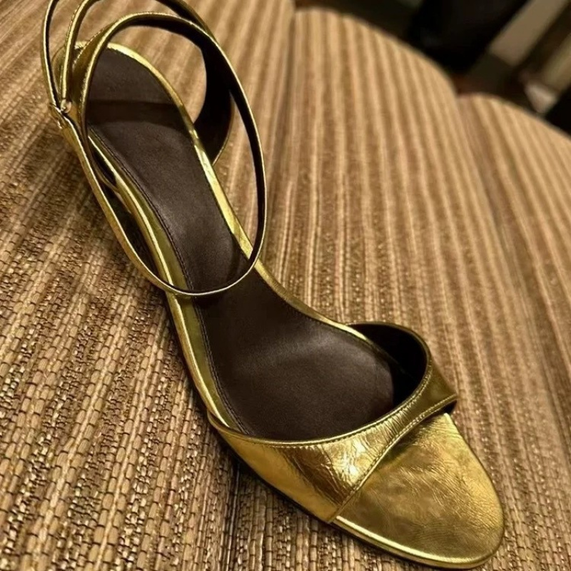 صنادل نسائية أنيقة ومثيرة من ا - مراجعة Kitten Heel Women وسعره